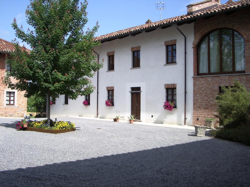 B&B Cascina Gaione Via Gallina,18B 12052 Neive Cn Eksteriør billede